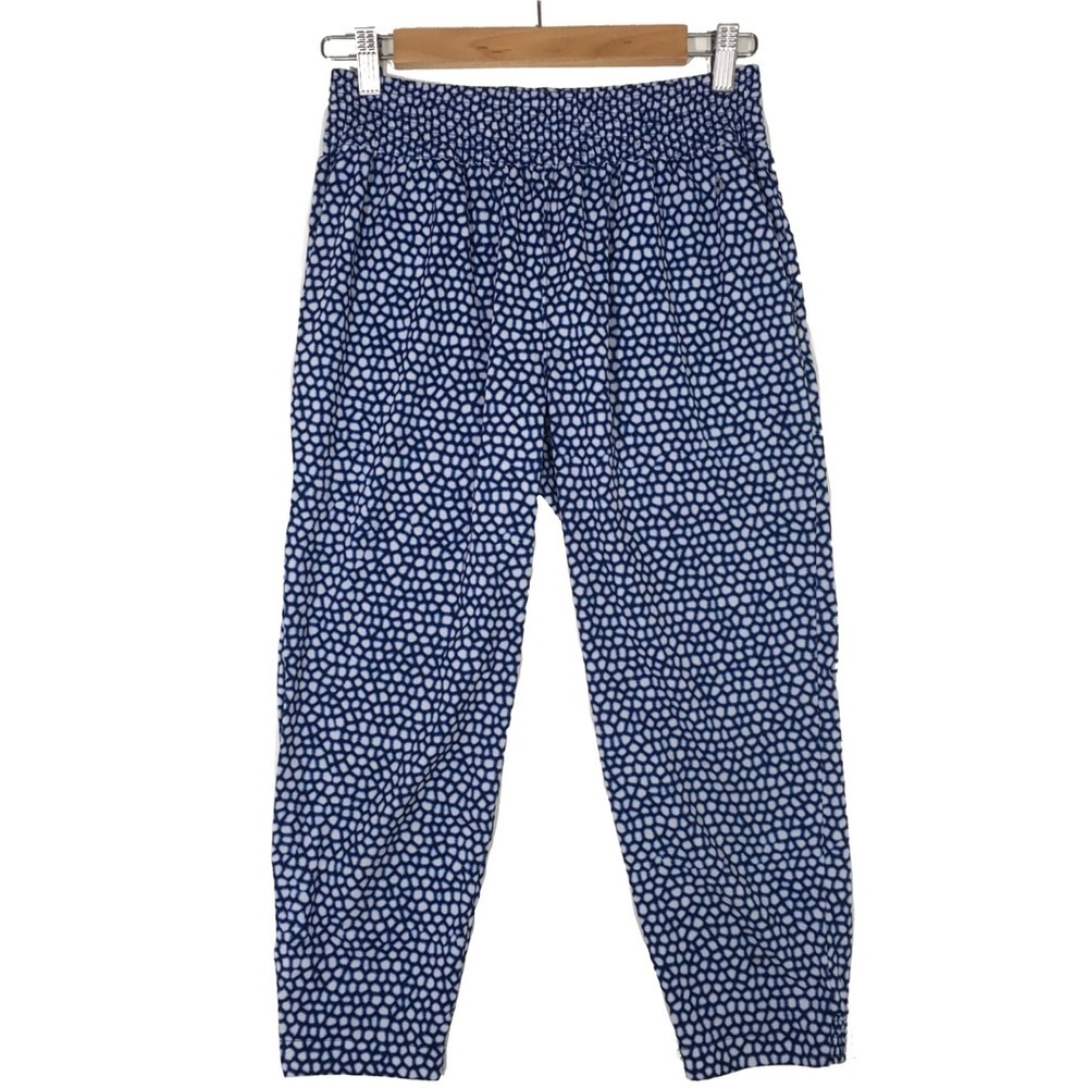 GapFit Elastic Waist Joggers | Silky Capri Pant - Picture 3 of 7